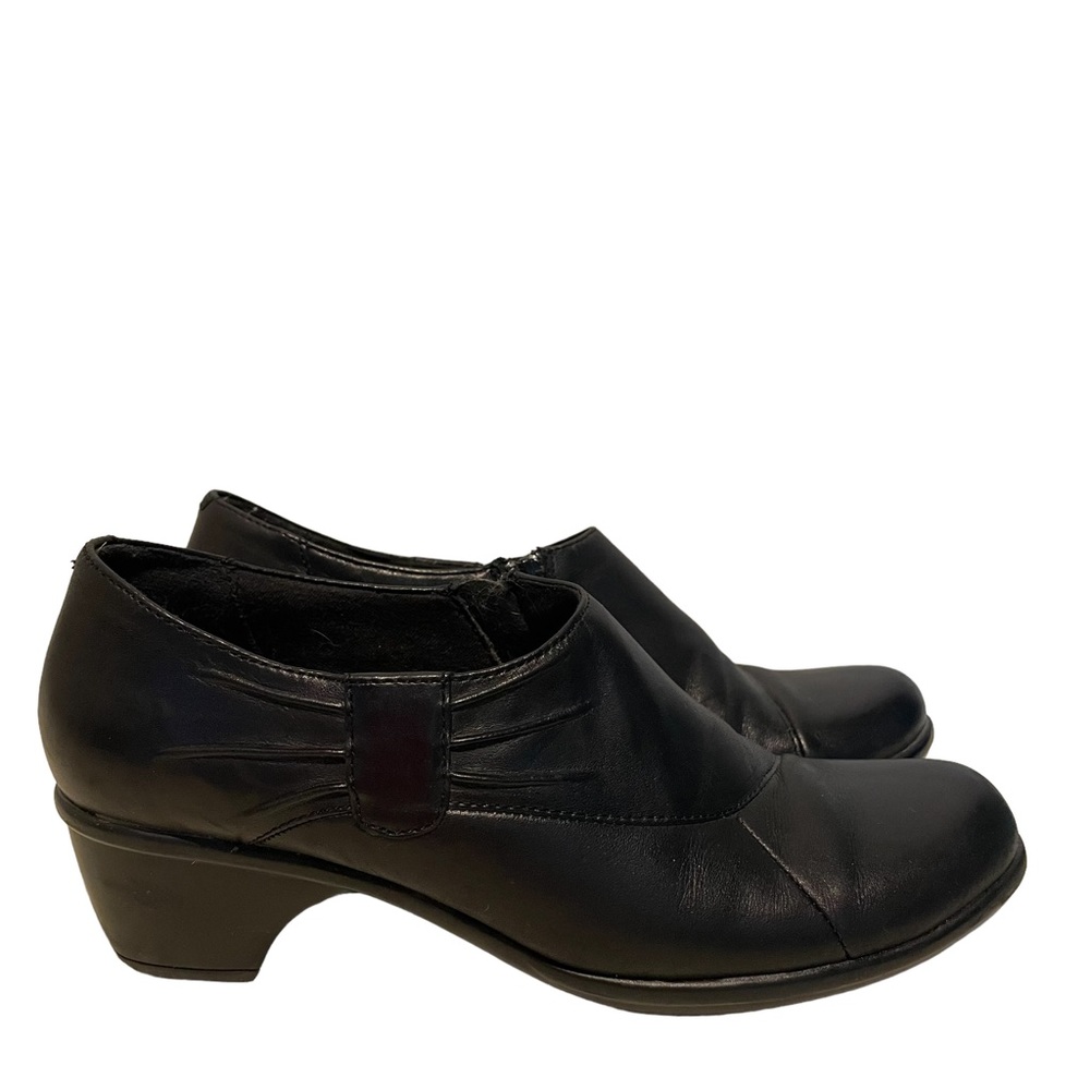 Clarks Elegant Black Leather Clogs